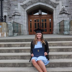 Meet your Posher, Chloe